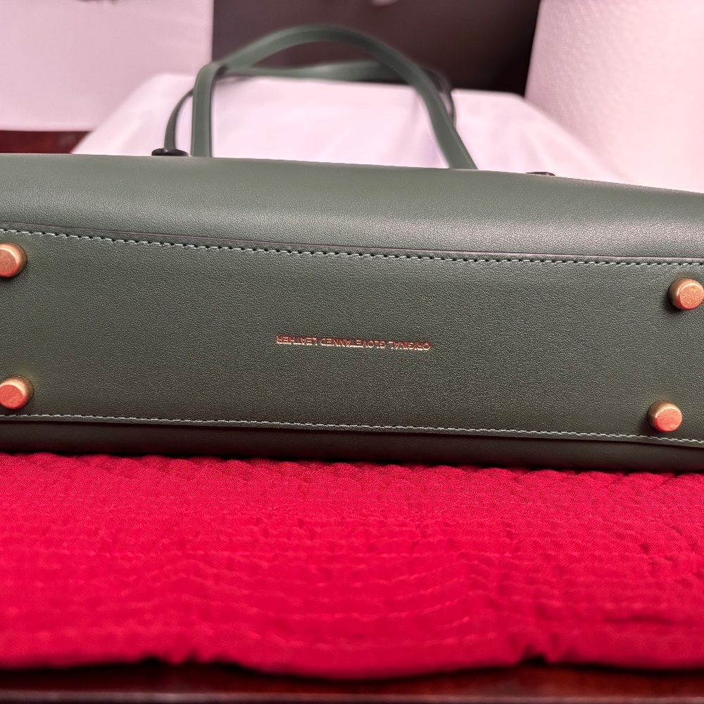 Coach Swing Zip Bag - Picture 5 of 8
